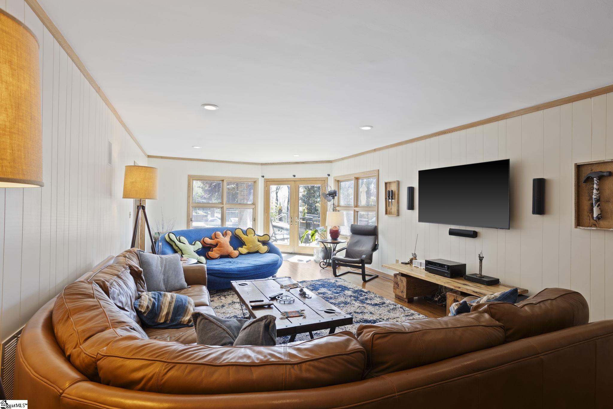 Greenville, South Carolina 29609, United States, 6 Bedrooms Bedrooms, ,7 BathroomsBathrooms,Residential,Active,151409