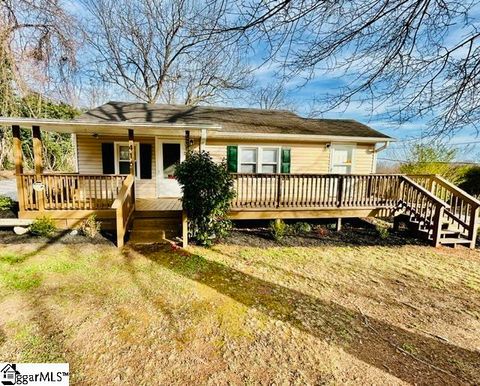 Photo of 416 Wood Road, Taylors, SC 29687 (MLS # 1583569)