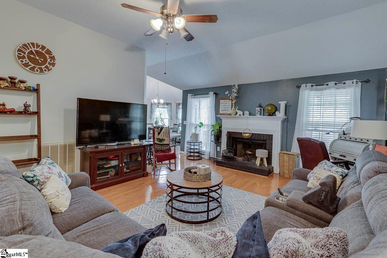 4 Natchez Drive