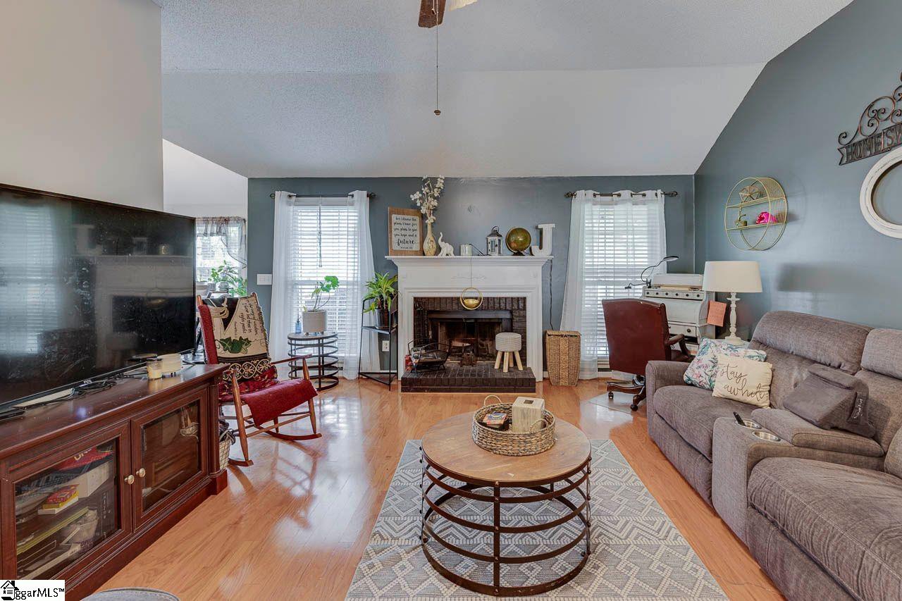 4 Natchez Drive