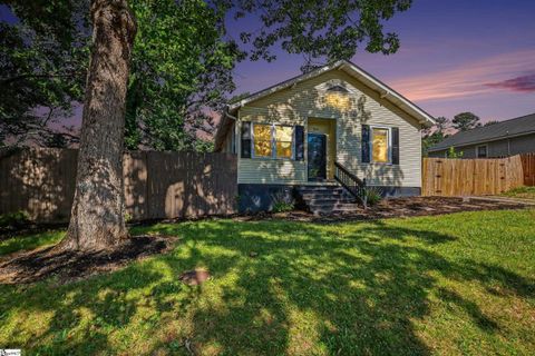 Photo of 8175 Hill Street, Boiling Springs, SC 29316 (MLS # 1592498)