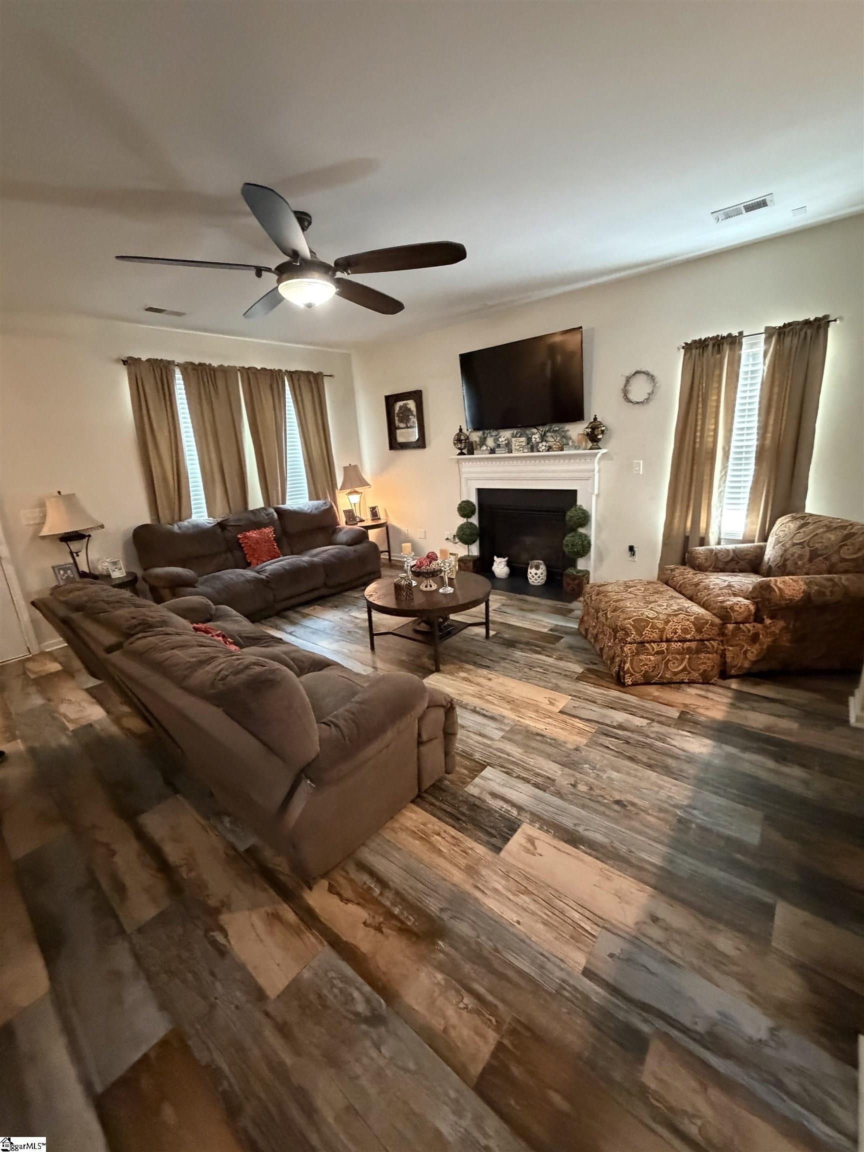 267 Castleton Circle