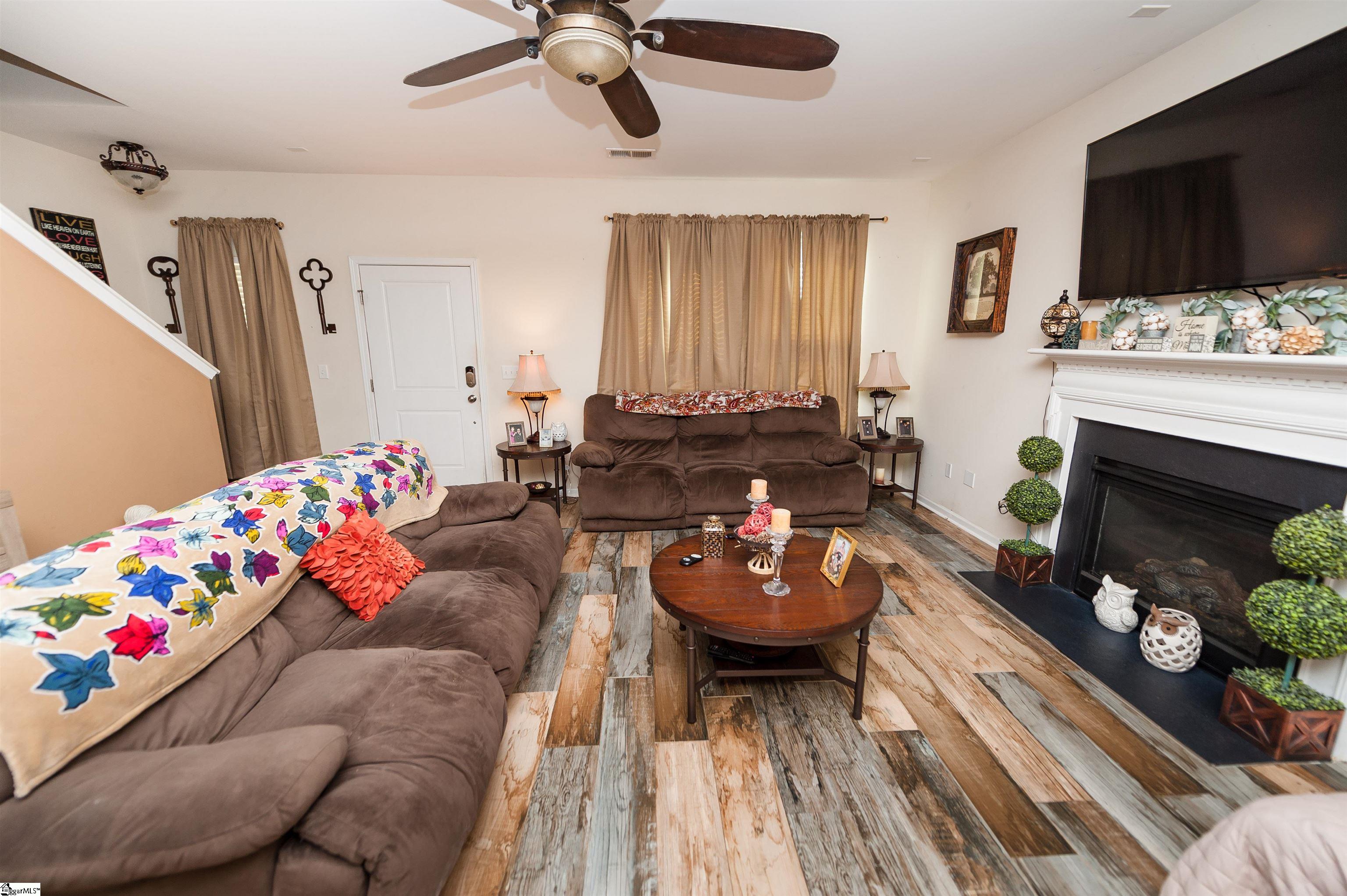 267 Castleton Circle