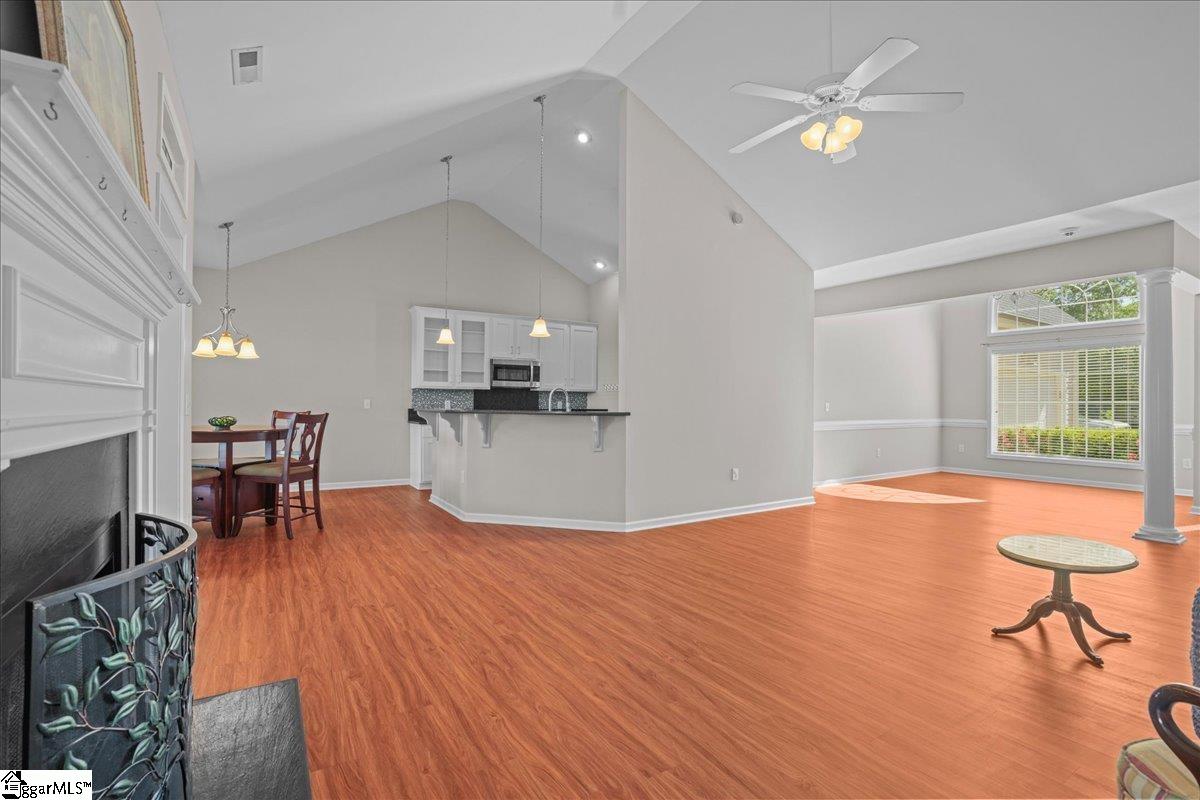 Simpsonville, South Carolina 29680, United States, 4 Bedrooms Bedrooms, ,2 BathroomsBathrooms,Residential,Contingent,123582