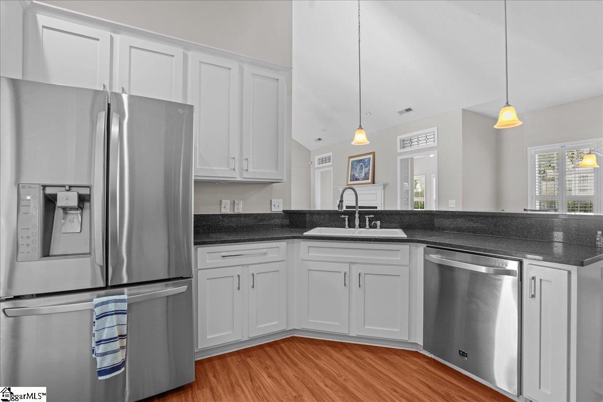 Simpsonville, South Carolina 29680, United States, 4 Bedrooms Bedrooms, ,2 BathroomsBathrooms,Residential,Contingent,123582