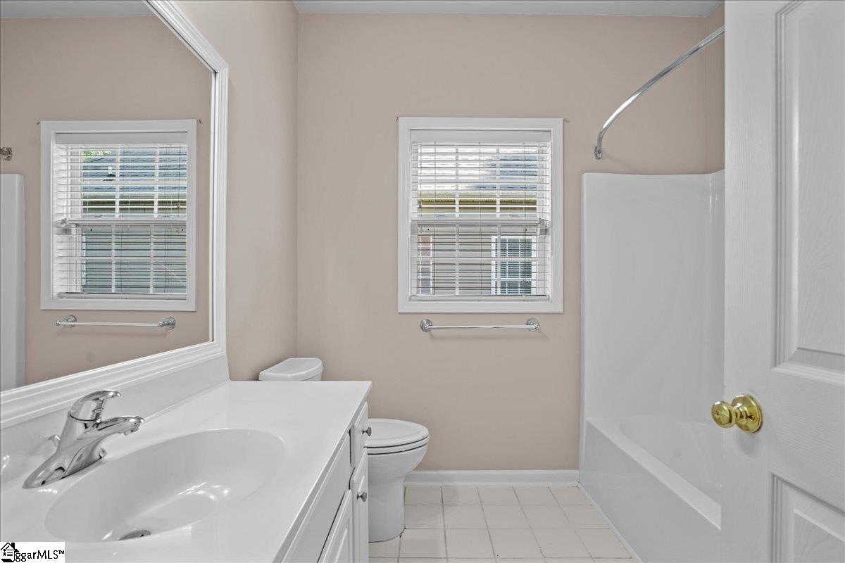 Simpsonville, South Carolina 29680, United States, 4 Bedrooms Bedrooms, ,2 BathroomsBathrooms,Residential,Contingent,123582