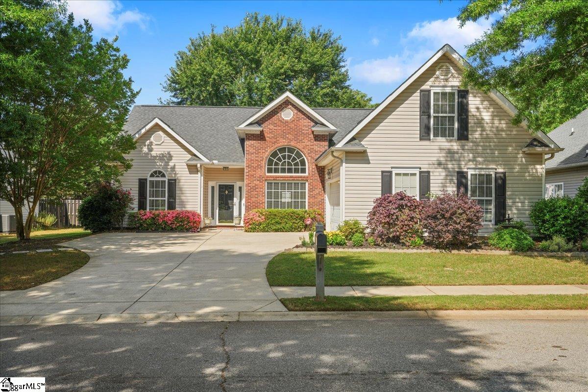 Simpsonville, South Carolina 29680, United States, 4 Bedrooms Bedrooms, ,2 BathroomsBathrooms,Residential,Contingent,123582