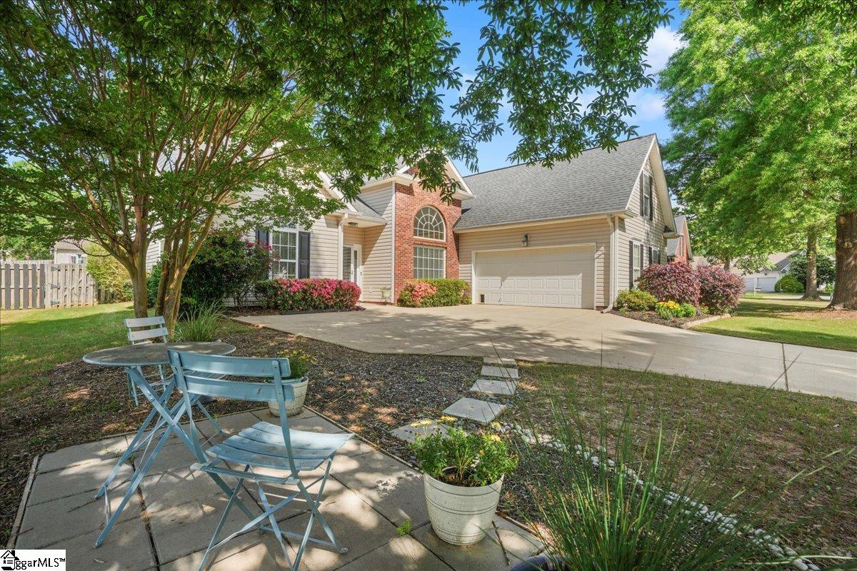 Simpsonville, South Carolina 29680, United States, 4 Bedrooms Bedrooms, ,2 BathroomsBathrooms,Residential,Contingent,123582