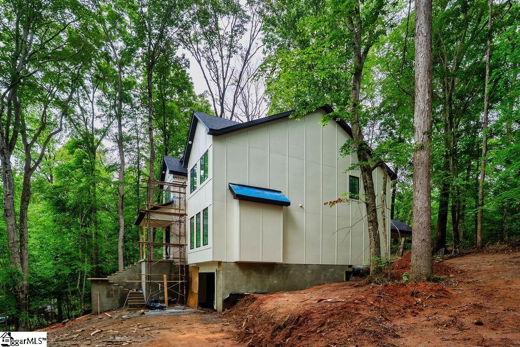 281 Loch Lomond Drive