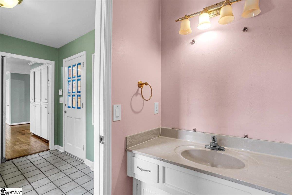 Greer, South Carolina 29650, United States, 4 Bedrooms Bedrooms, ,3 BathroomsBathrooms,Residential,Active,214254