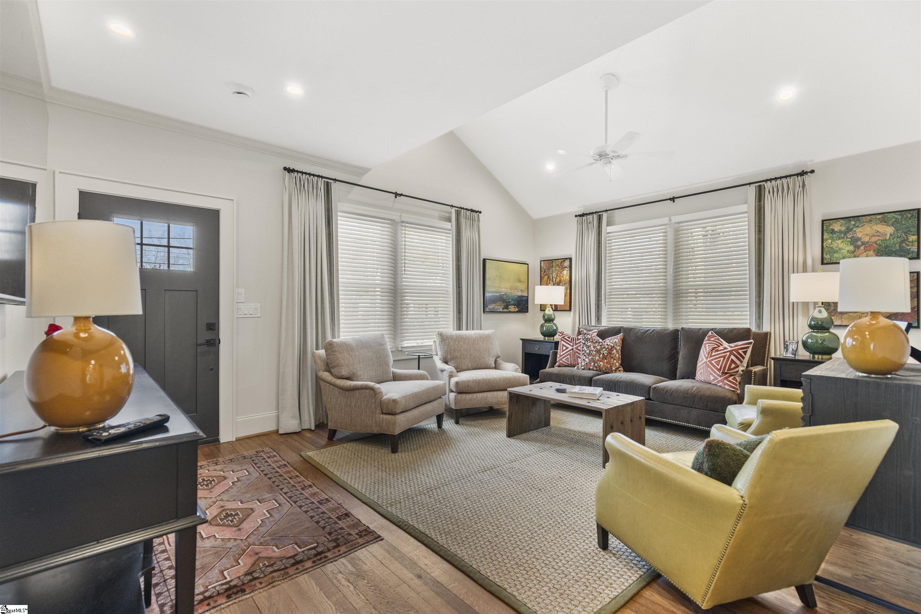 1508 East North Street