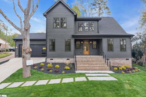 Photo of 14 Plum Drive, Greenville, SC 29605 (MLS # 1587305)