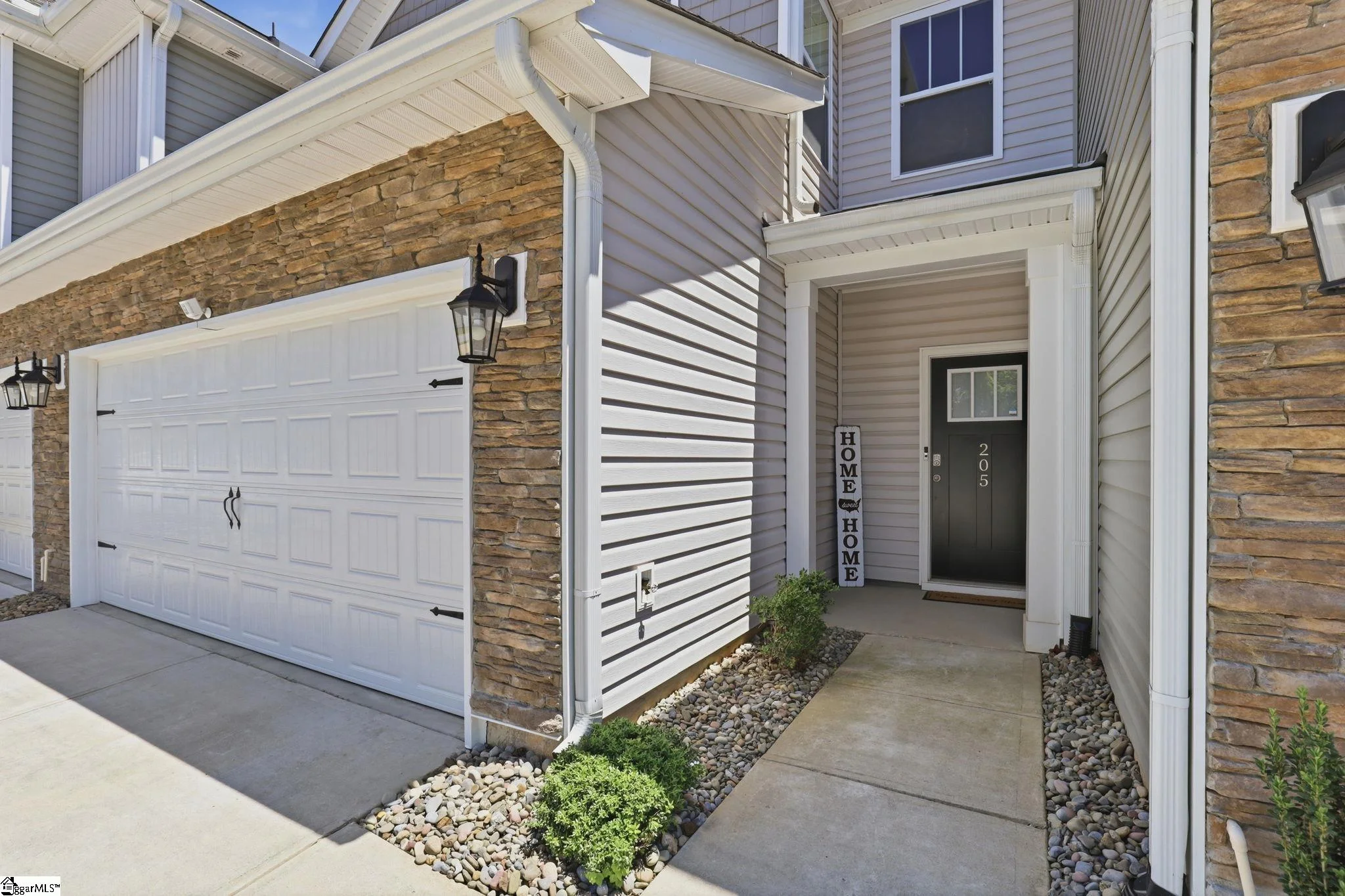 205 Reynard Trail