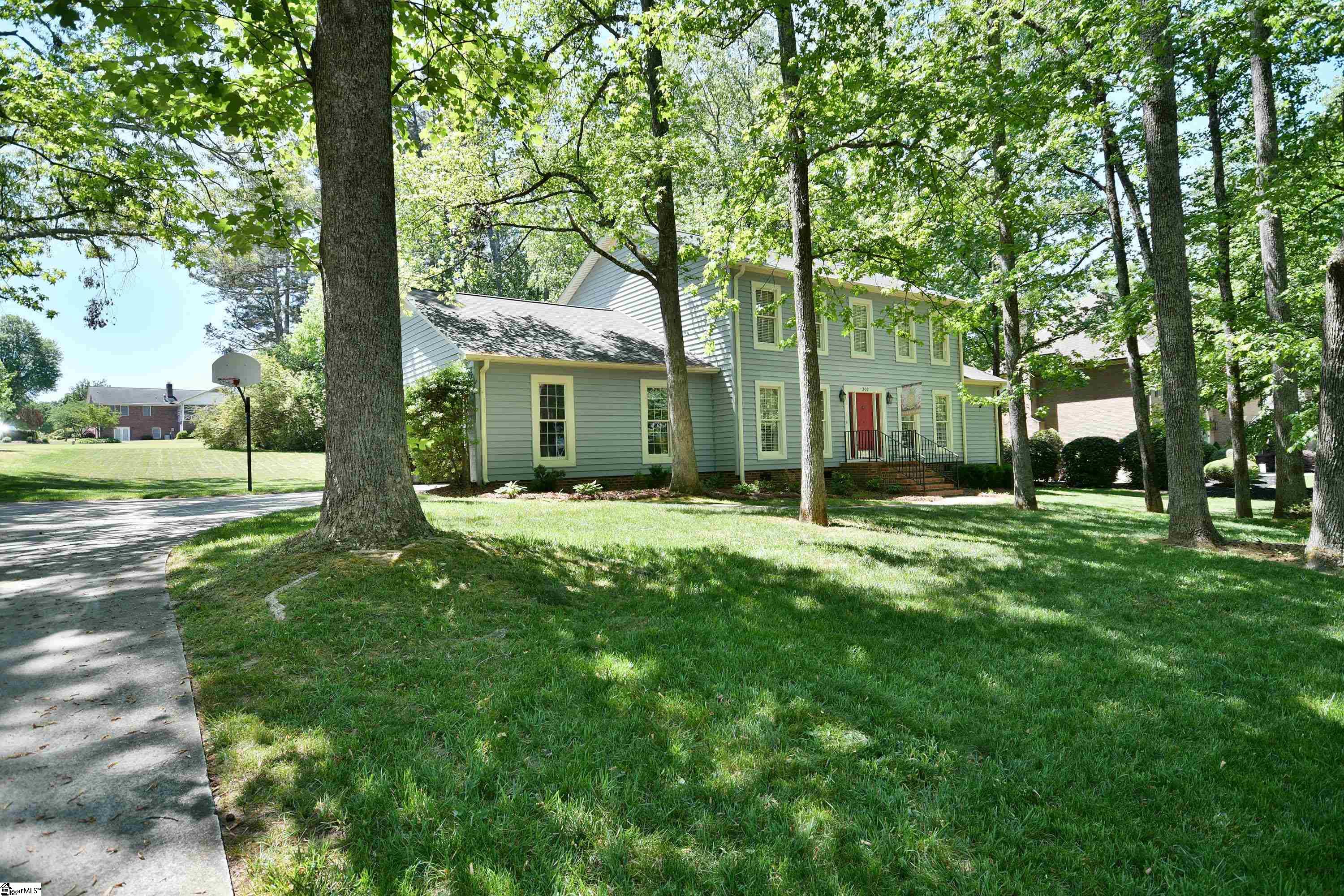 302 Inverness Way