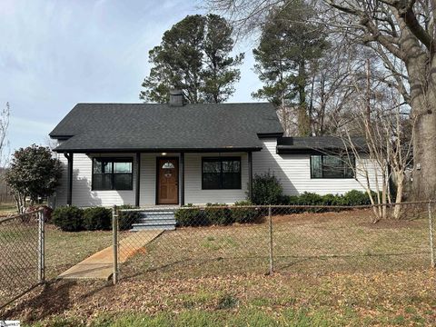 Photo of 196 Orchard Street, Cowpens, SC 29330 (MLS # 1583483)