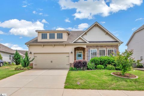 Photo of 472 Bucklebury Road, Greer, SC 29651 (MLS # 1590877)