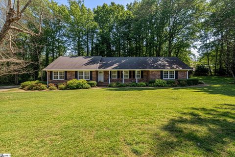 Photo of 402 Pearle Drive, Easley, SC 29642 (MLS # 1580806)