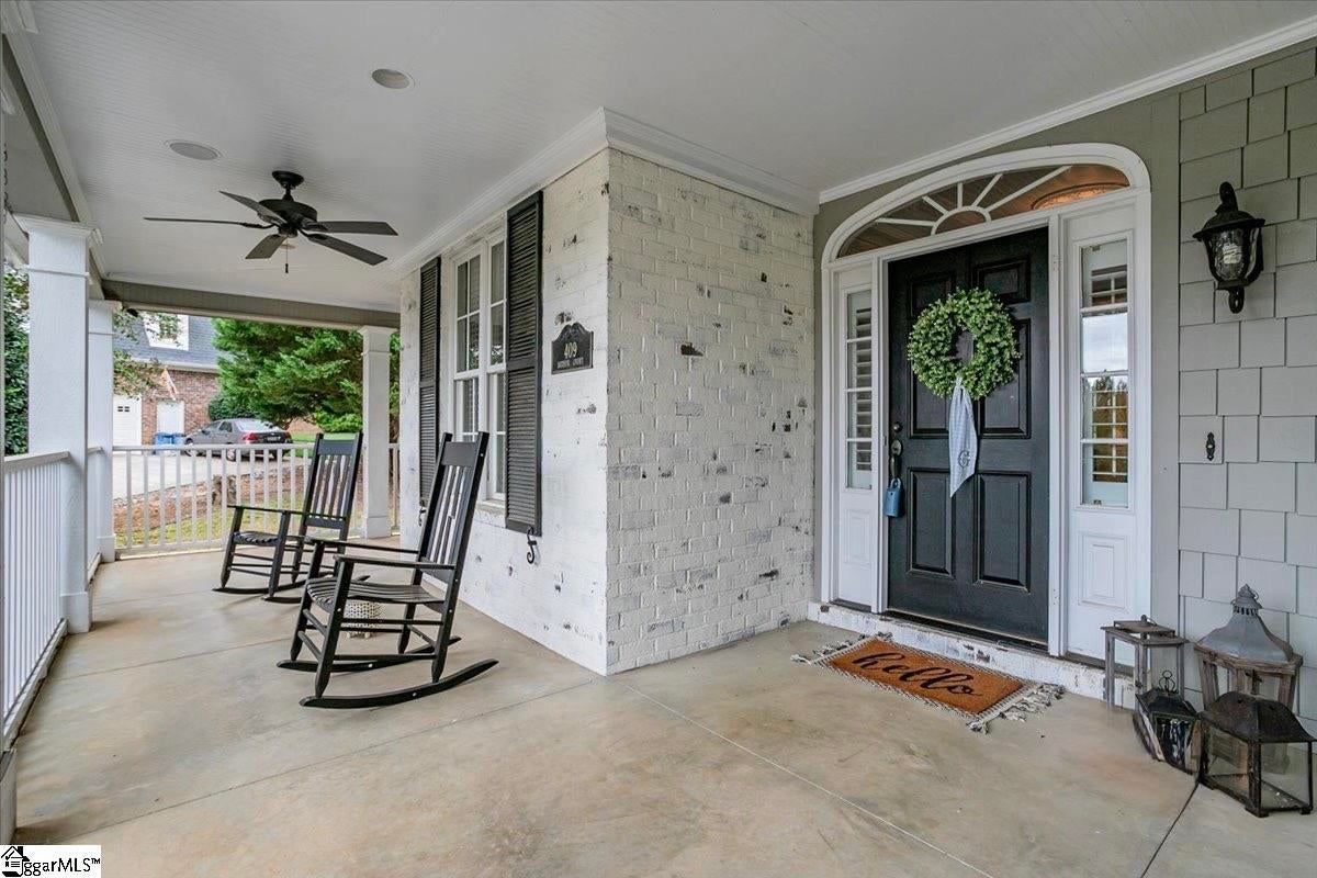 409 Arthurs Court