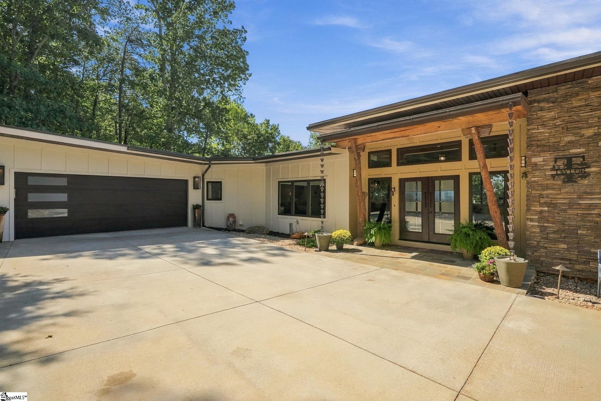 1133 Altamont Road