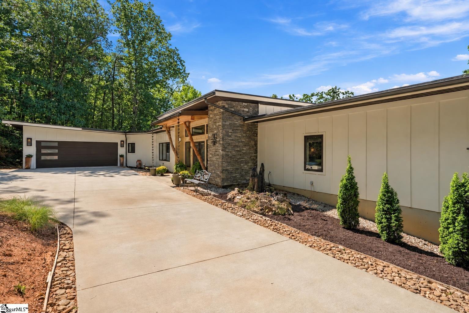 1133 Altamont Road