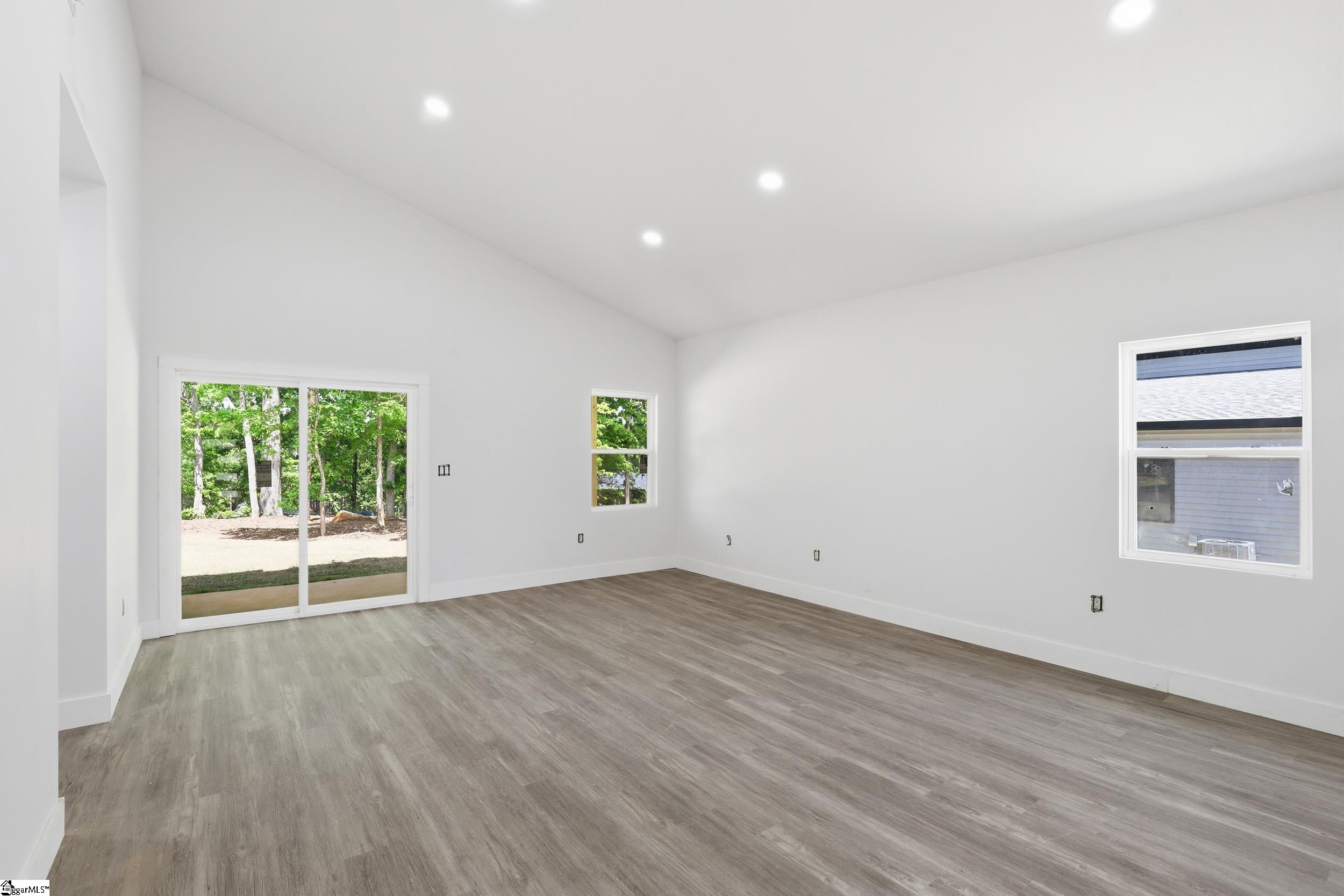 1077 Country Club Road