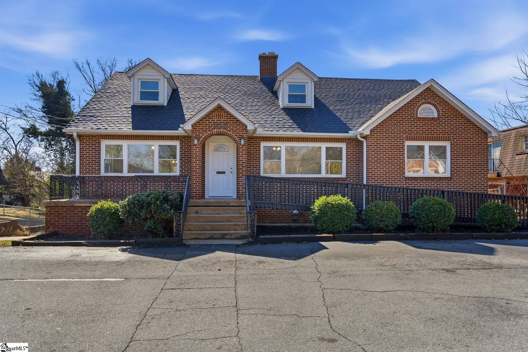 510 E Calhoun Street