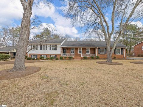 Photo of 307 Holly Drive, Spartanburg, SC 29301 (MLS # 1582448)
