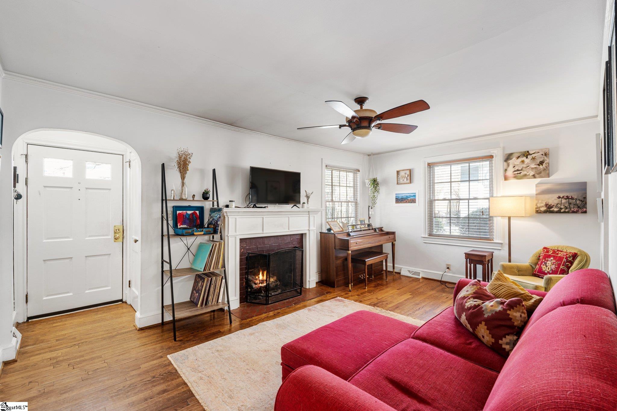 121 Wilshire Drive