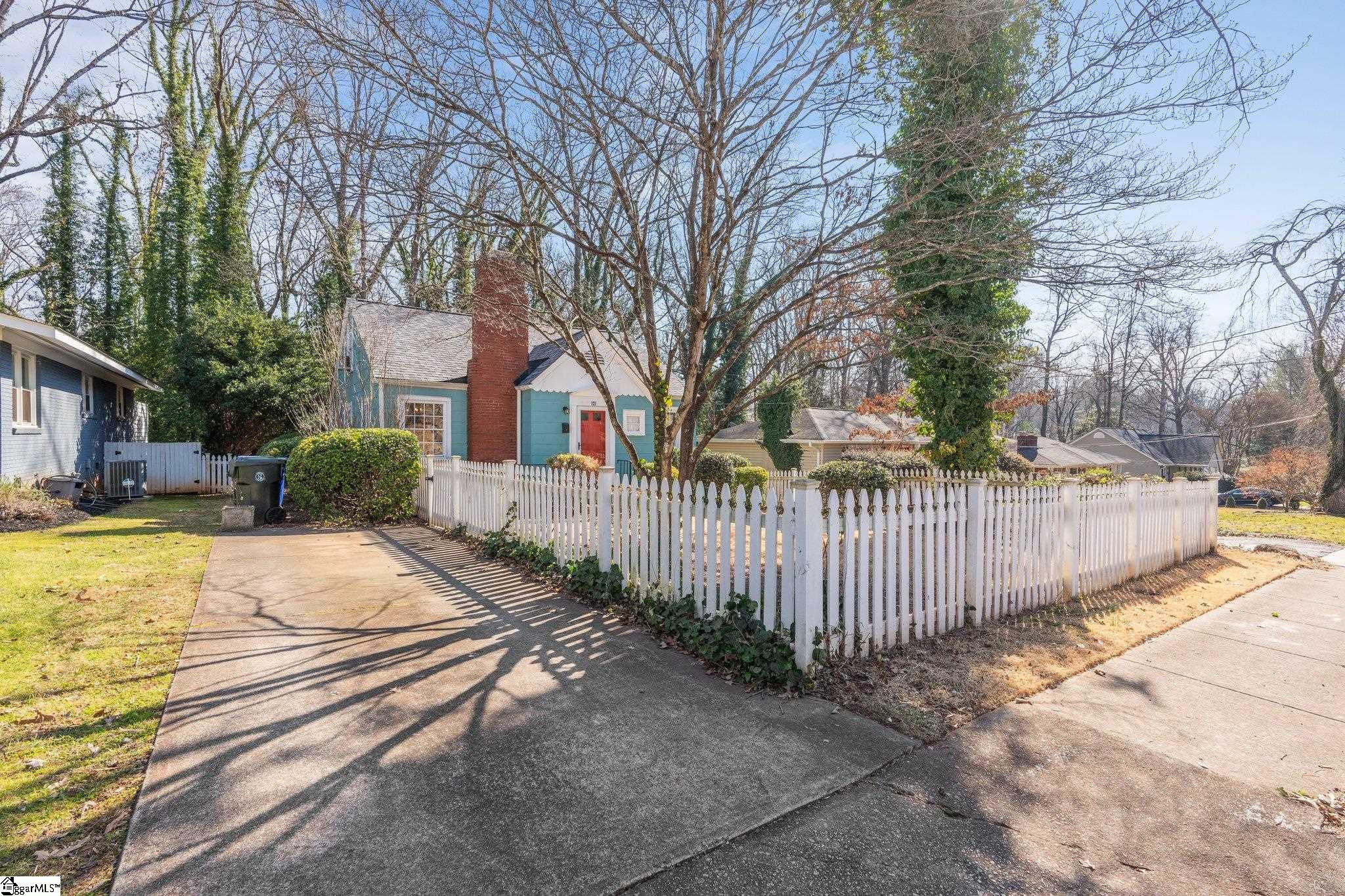 121 Wilshire Drive