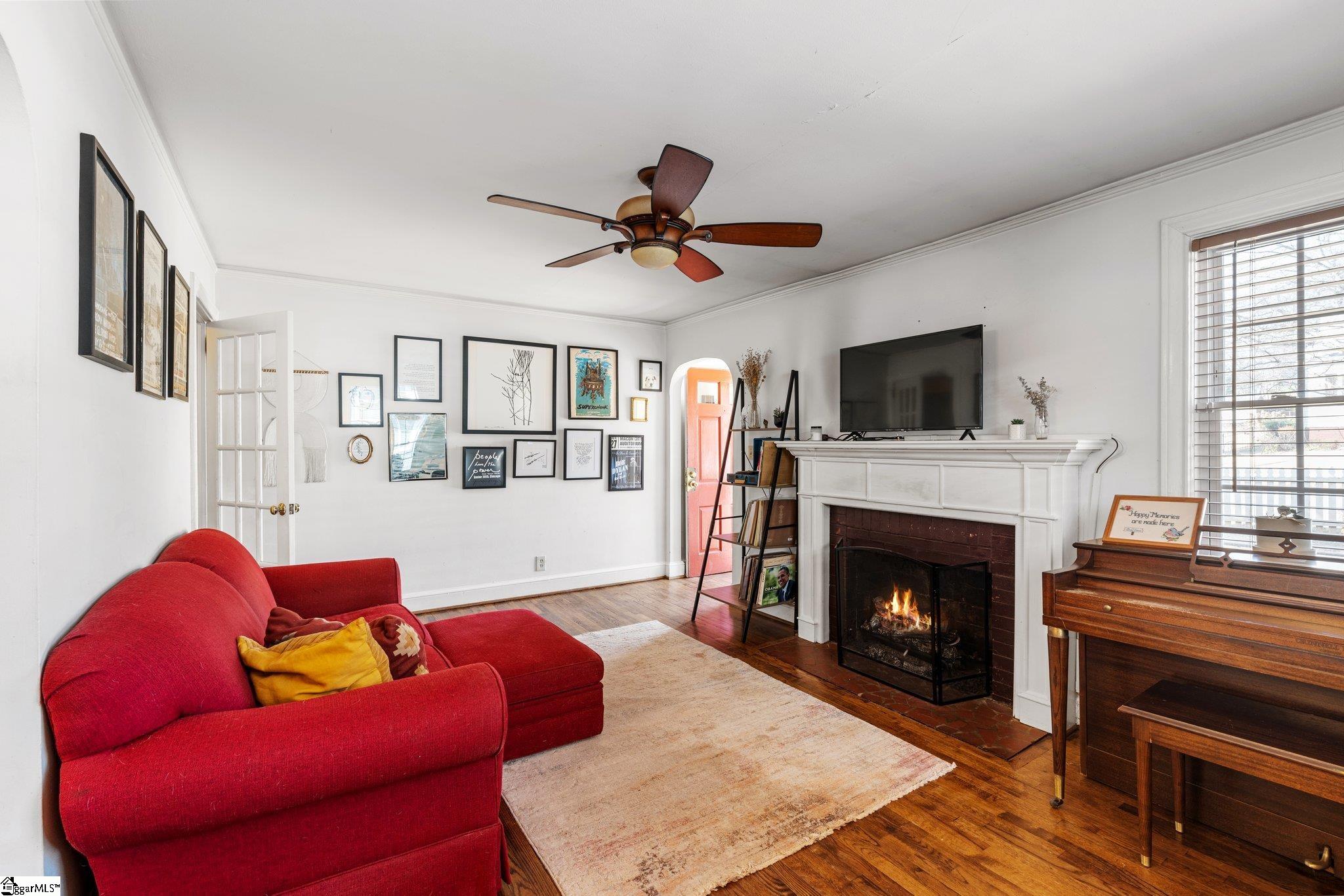 121 Wilshire Drive