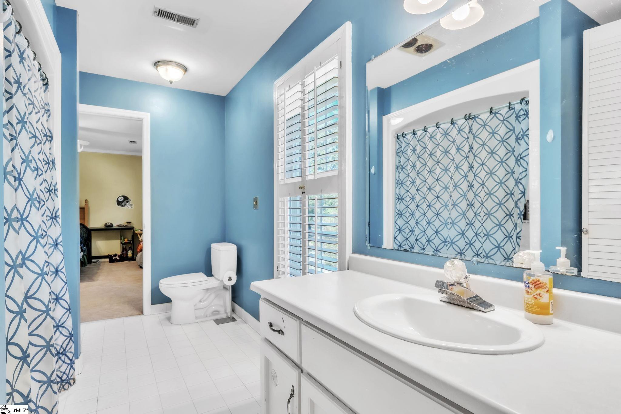 Greer, South Carolina 29650, United States, 5 Bedrooms Bedrooms, ,4 BathroomsBathrooms,Residential,Active,232979