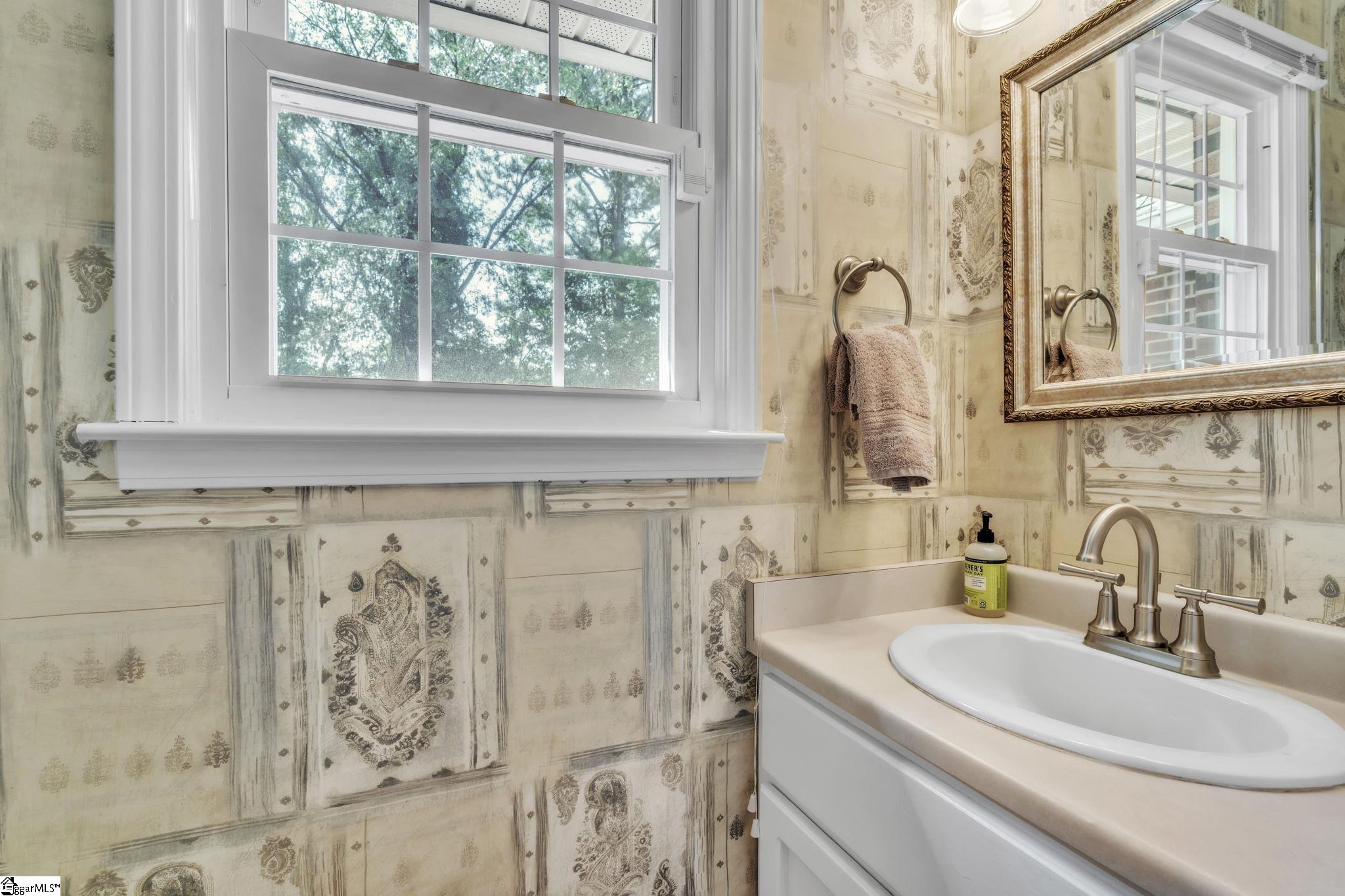 Greer, South Carolina 29650, United States, 5 Bedrooms Bedrooms, ,4 BathroomsBathrooms,Residential,Active,232979