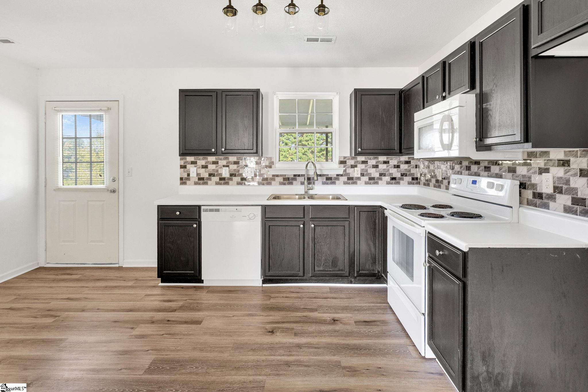 Greenville, South Carolina 29611, United States, 4 Bedrooms Bedrooms, ,2 BathroomsBathrooms,Residential,Active,185795