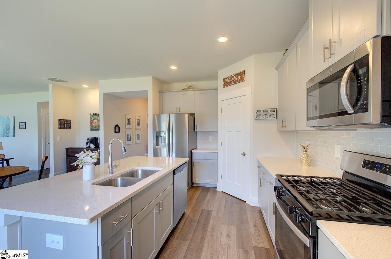 Greenville, South Carolina 29605, United States, 5 Bedrooms Bedrooms, ,3 BathroomsBathrooms,Residential,Active,150559