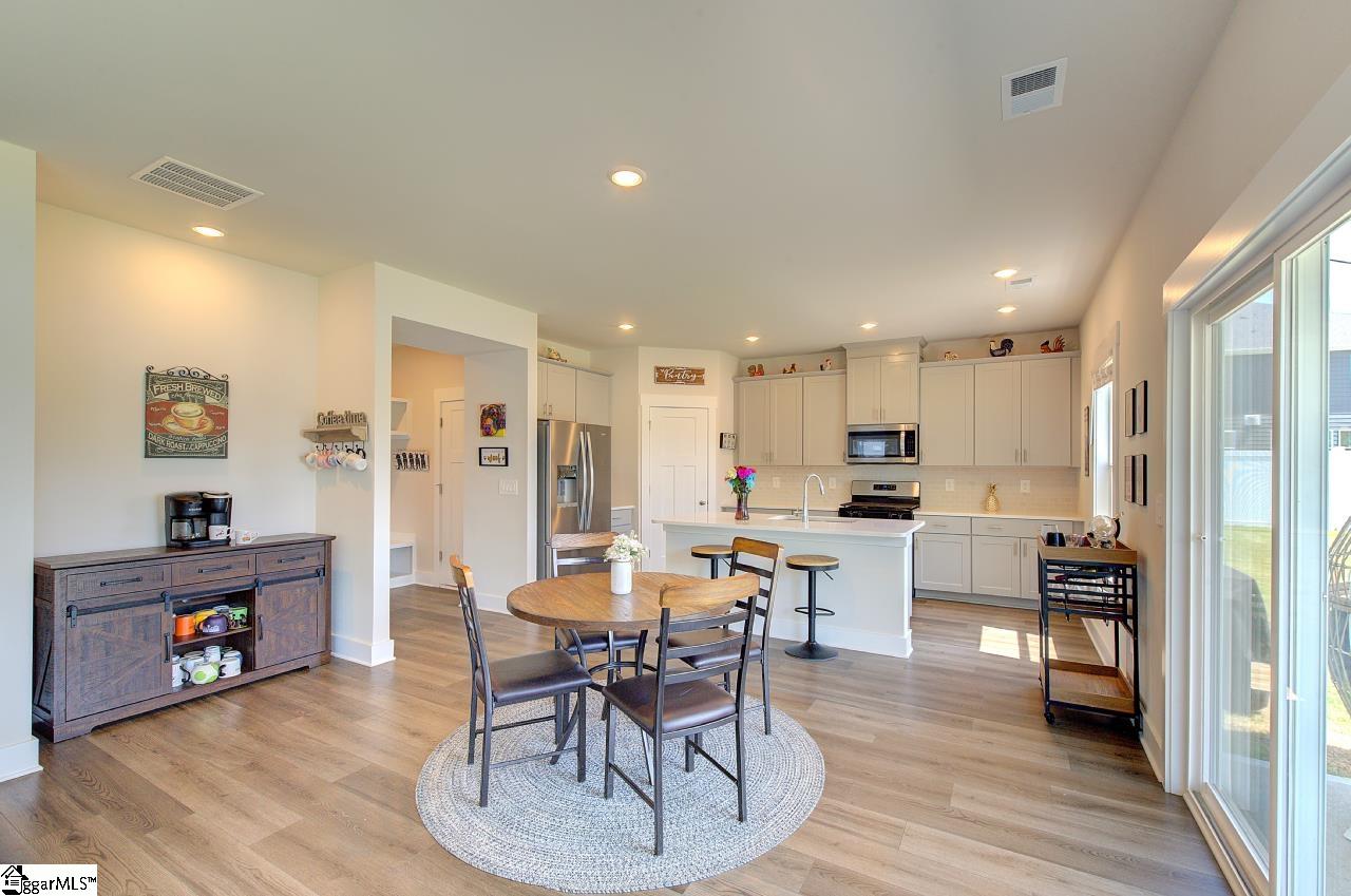 Greenville, South Carolina 29605, United States, 5 Bedrooms Bedrooms, ,3 BathroomsBathrooms,Residential,Active,150559