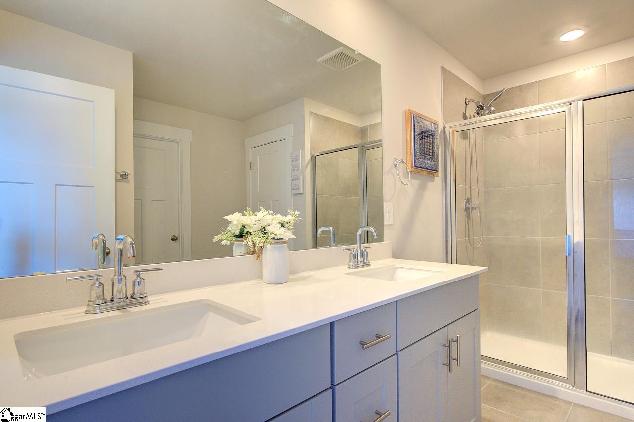 Greenville, South Carolina 29605, United States, 5 Bedrooms Bedrooms, ,3 BathroomsBathrooms,Residential,Active,150559