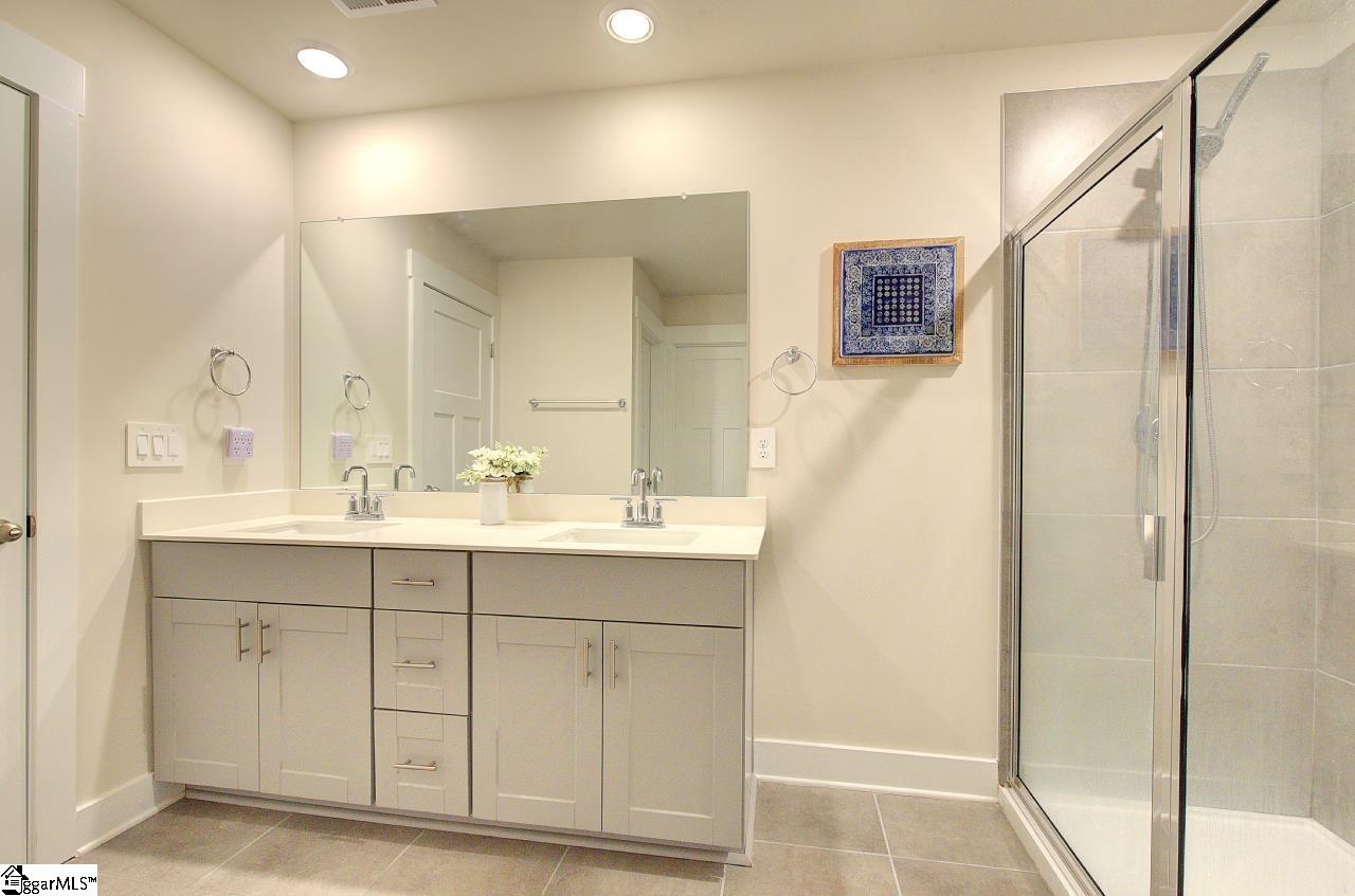 Greenville, South Carolina 29605, United States, 5 Bedrooms Bedrooms, ,3 BathroomsBathrooms,Residential,Active,150559