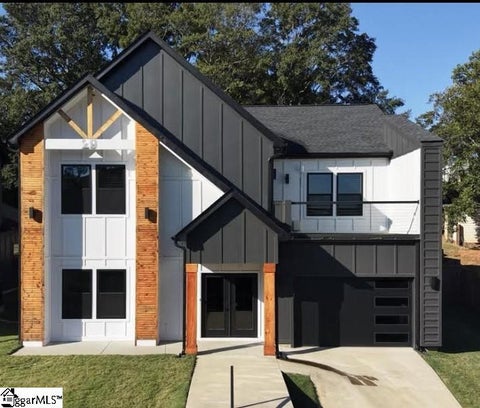Photo of 29 Heard Drive, Greenville, SC 29605 (MLS # 1606514)