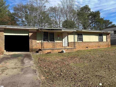 Photo of 16 Heritage Court, Spartanburg, SC 29307 (MLS # 1577338)