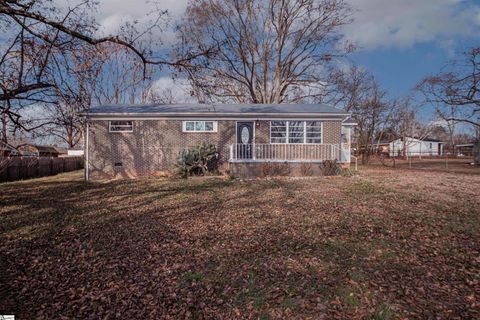 Photo of 11 El Paso Drive, Greenville, SC 29617 (MLS # 1583902)