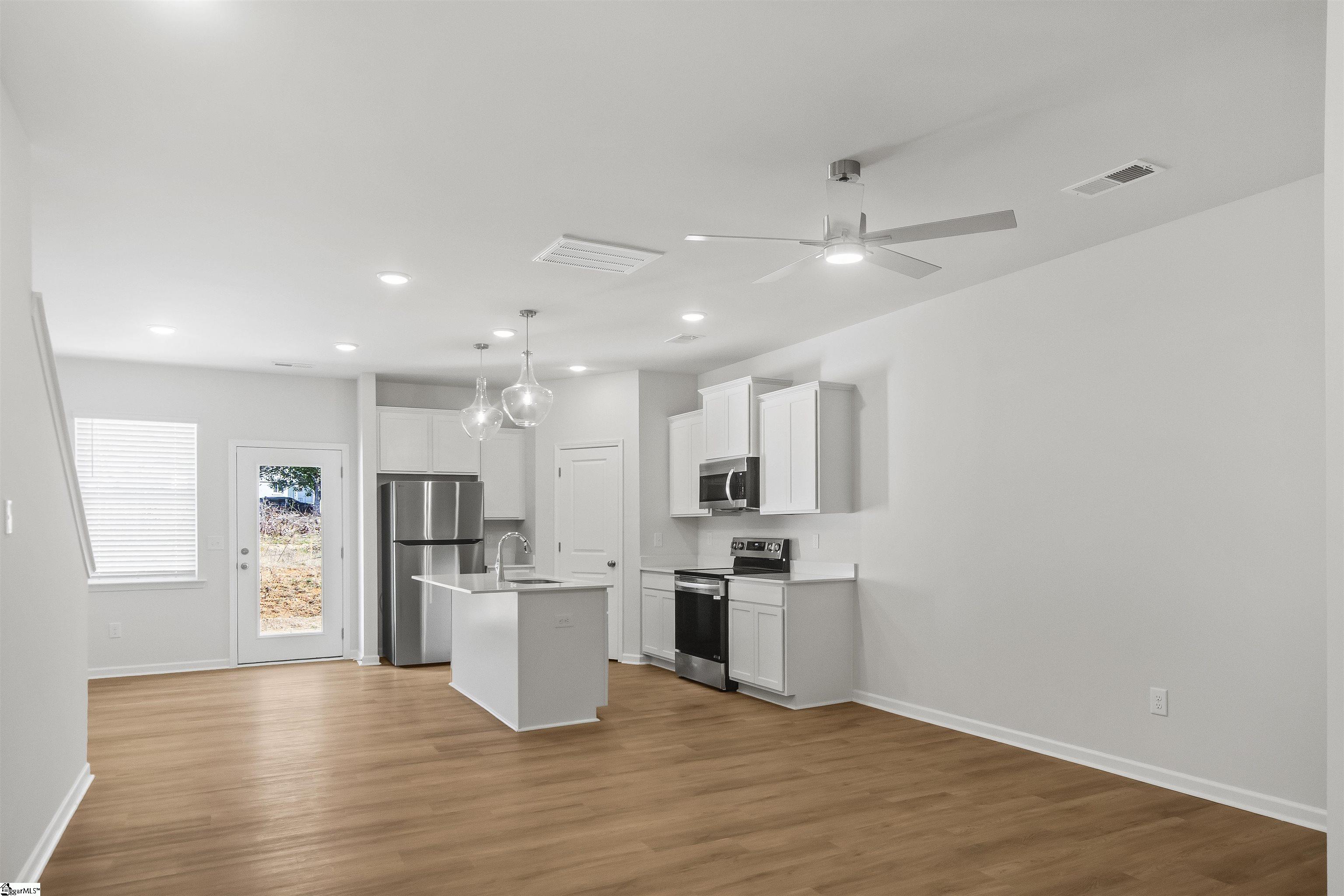 32 Stoneview Way