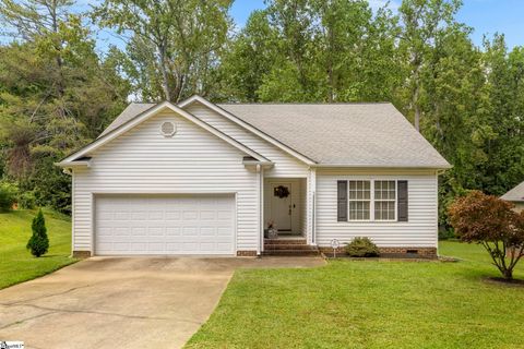 Photo of 111 Woodvale Avenue, Fountain Inn, SC 29644 (MLS # 1573698)