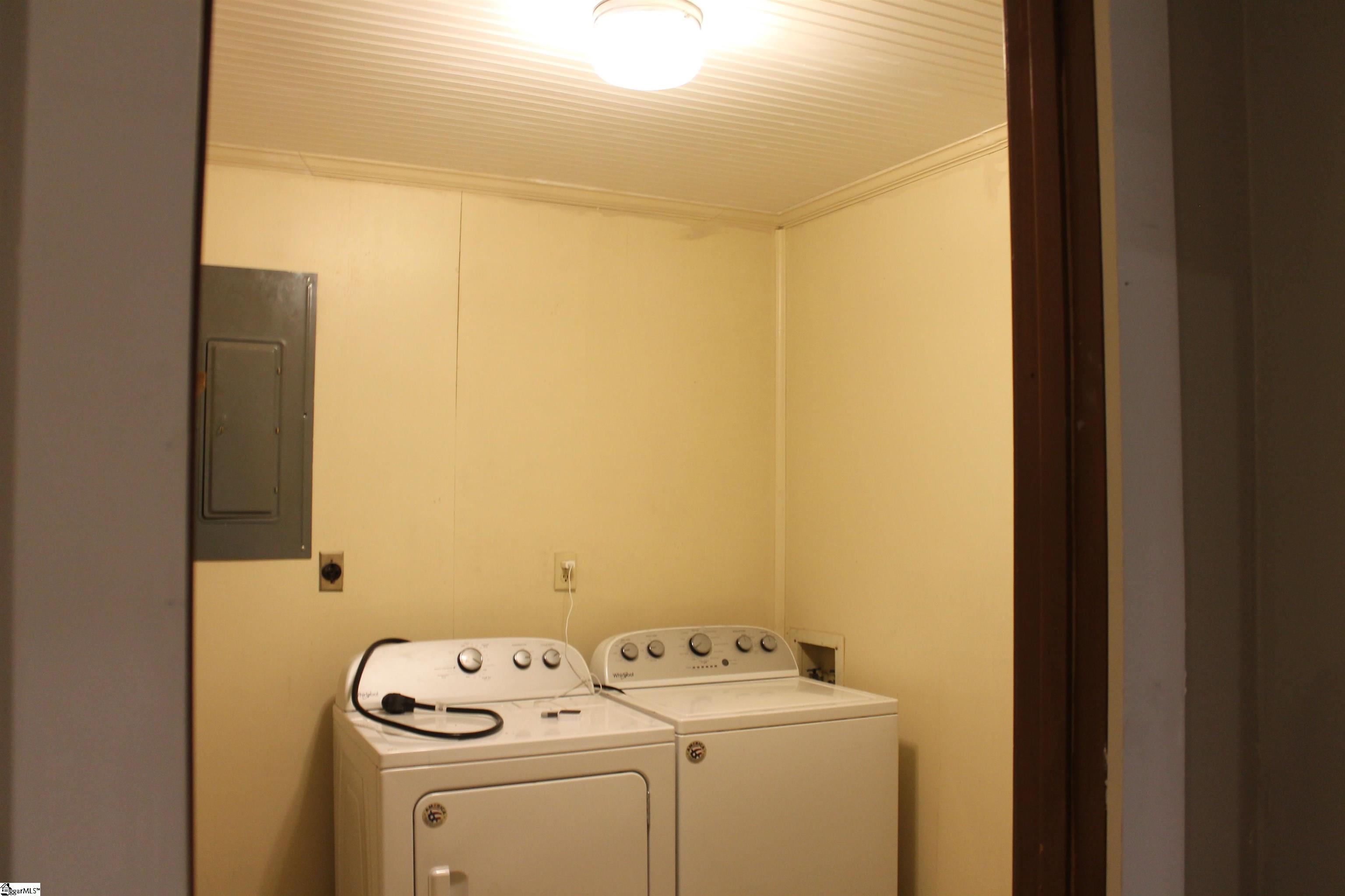 Williamston, South Carolina 29697, United States, 4 Bedrooms Bedrooms, ,2 BathroomsBathrooms,Residential,Contingent,38035