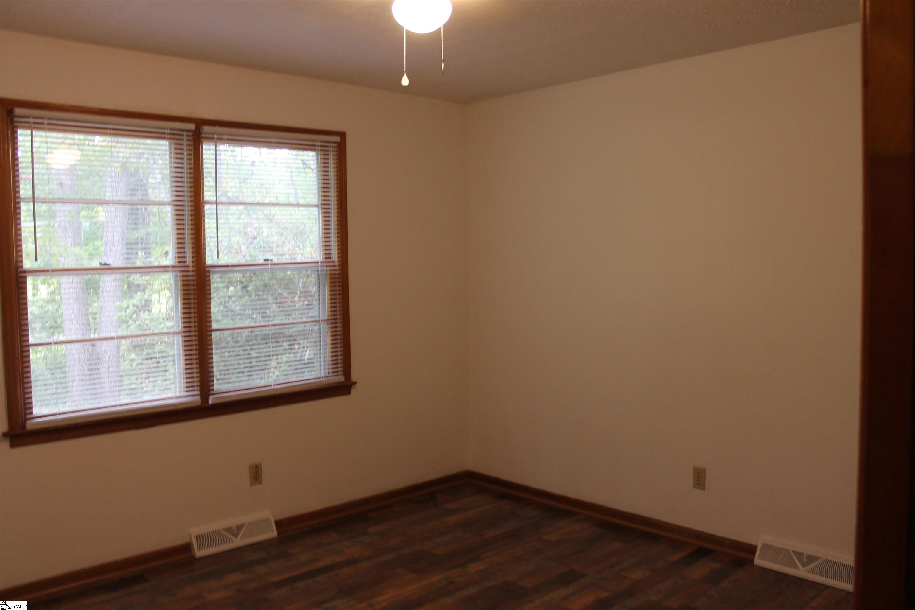 Williamston, South Carolina 29697, United States, 4 Bedrooms Bedrooms, ,2 BathroomsBathrooms,Residential,Contingent,38035