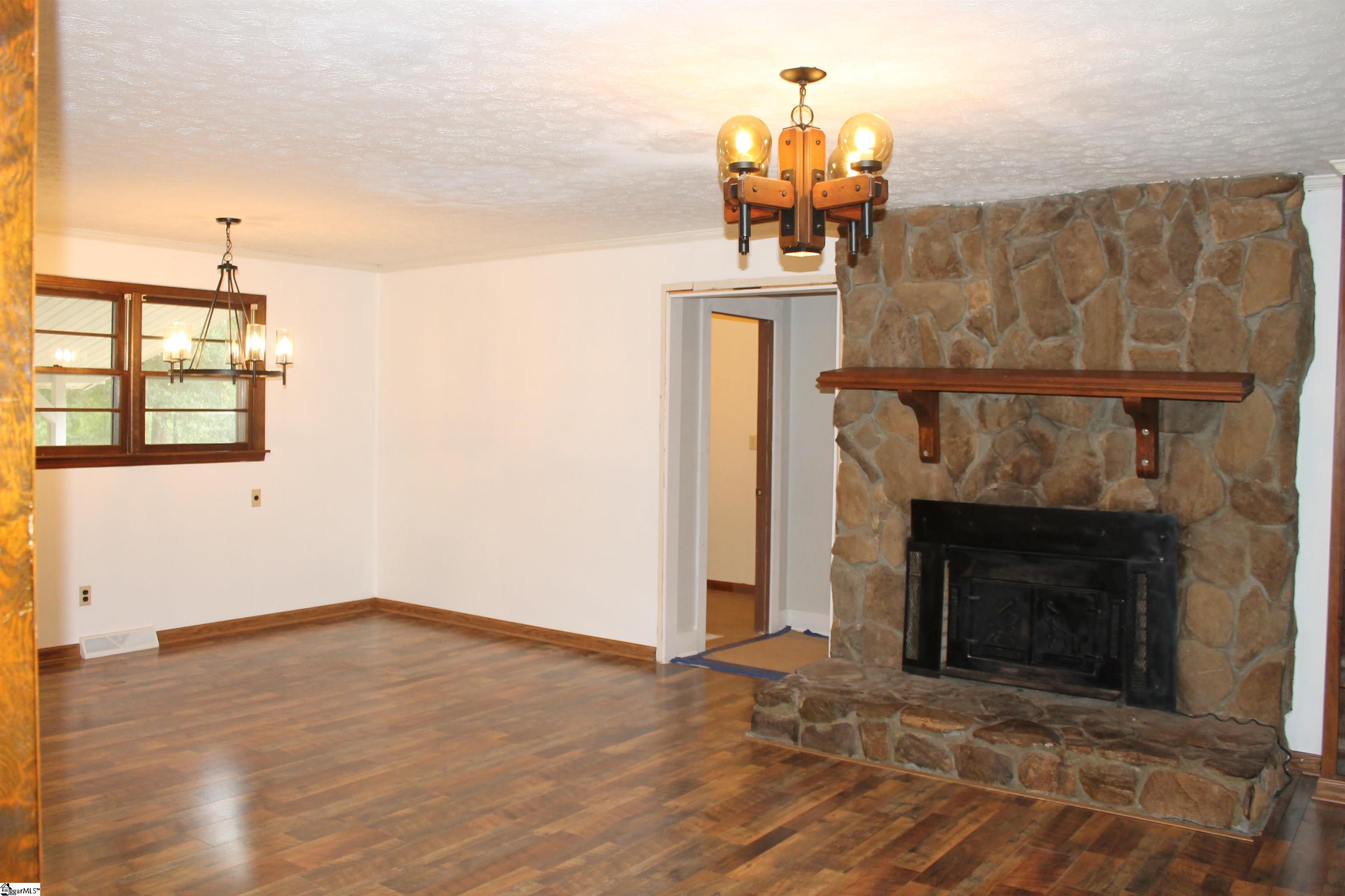 Williamston, South Carolina 29697, United States, 4 Bedrooms Bedrooms, ,2 BathroomsBathrooms,Residential,Contingent,38035