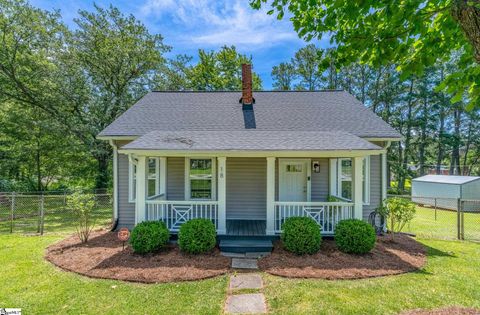 Photo of 18 Wallace Street, Greenville, SC 29605 (MLS # 1578156)