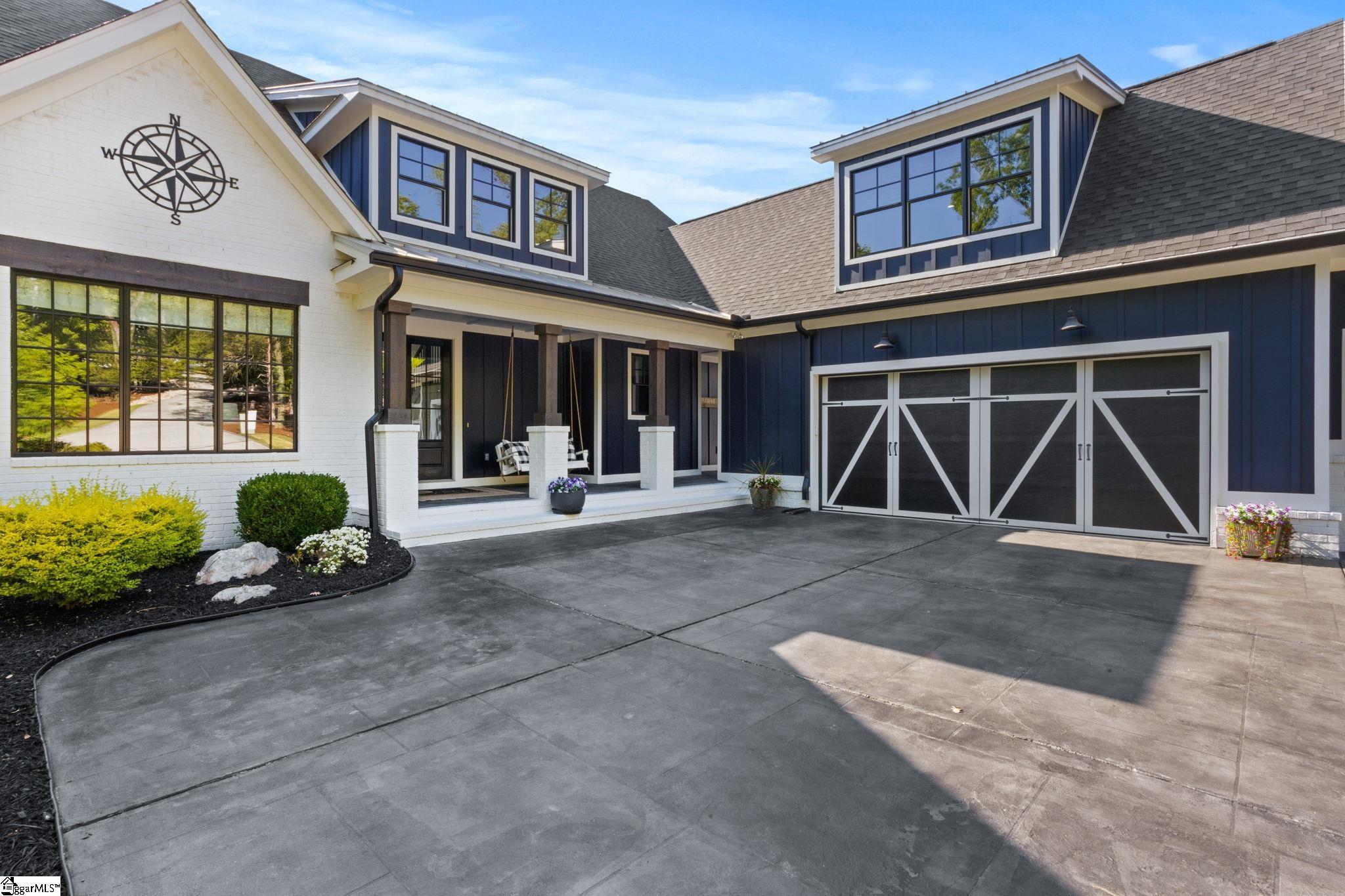 376 Abercrombie Point