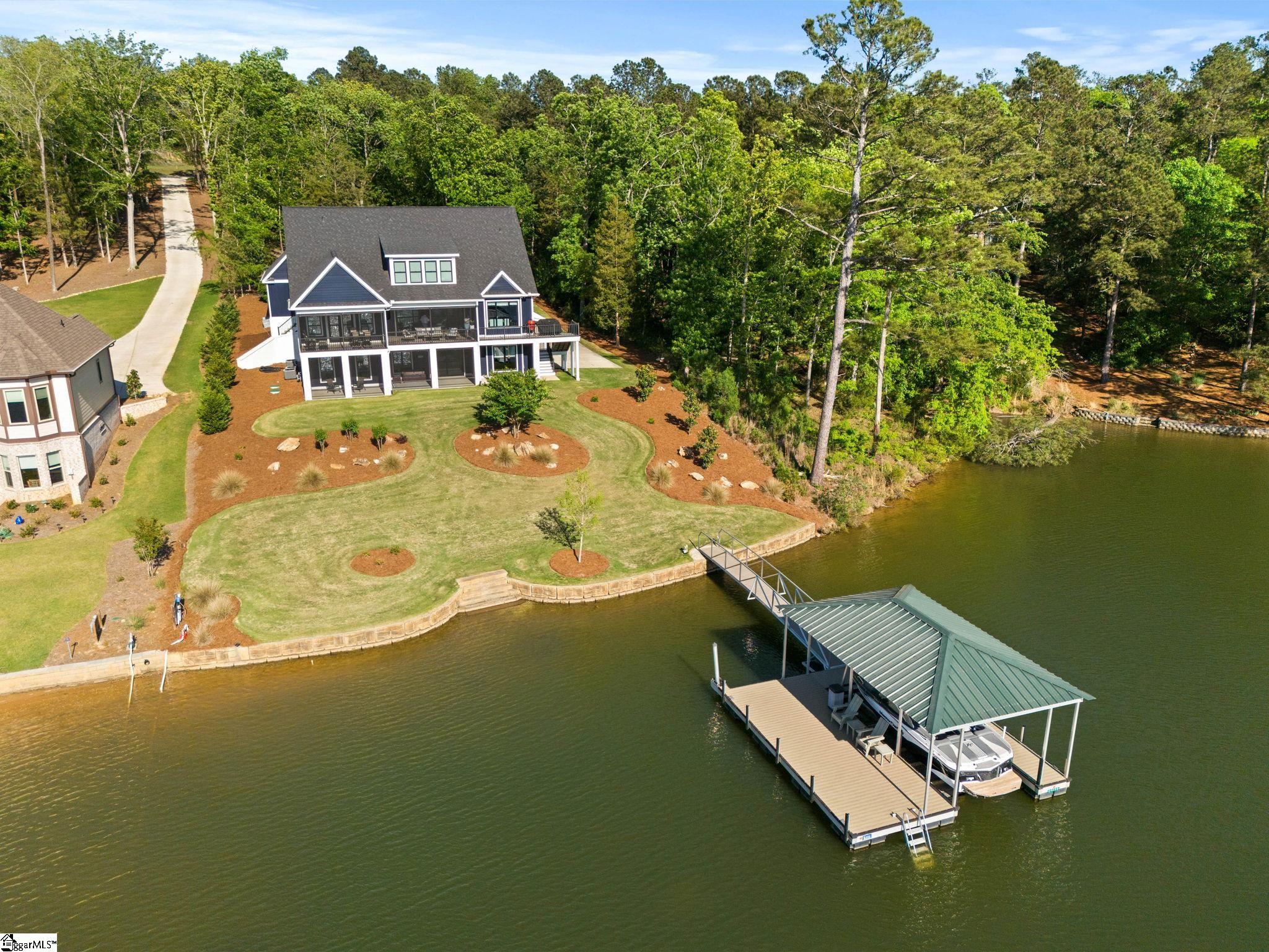 376 Abercrombie Point