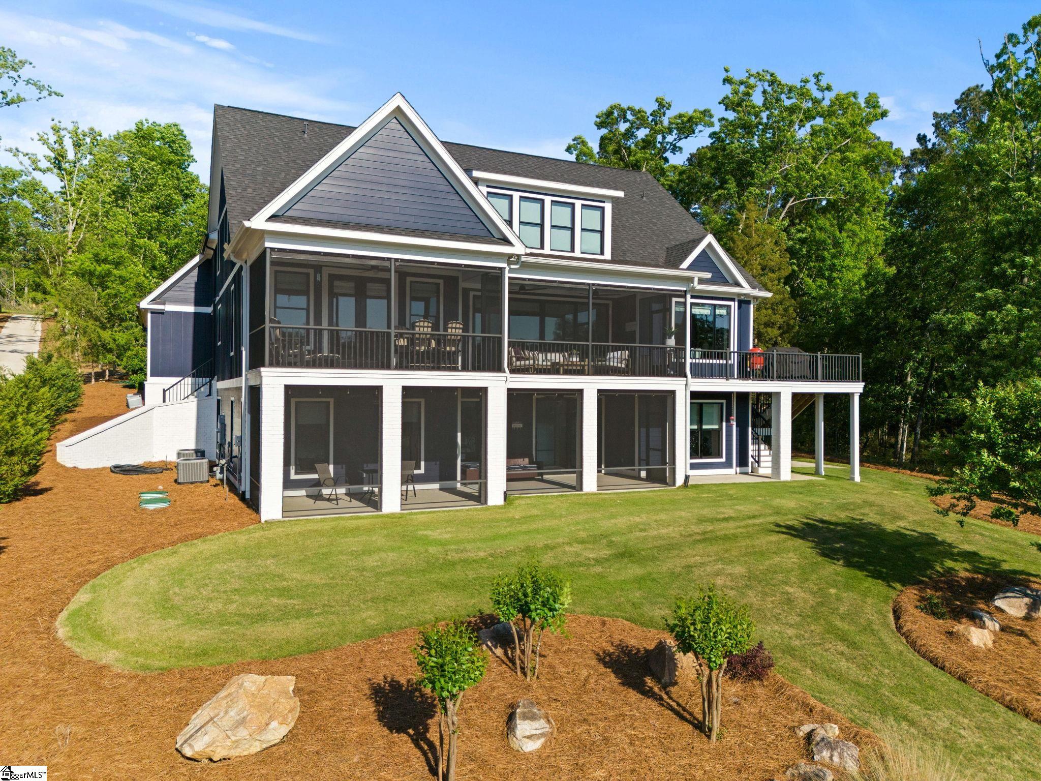 376 Abercrombie Point