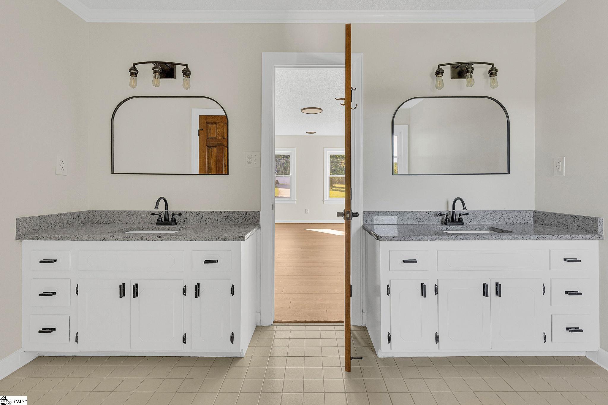 Greer, South Carolina 29652, United States, 4 Bedrooms Bedrooms, ,4 BathroomsBathrooms,Residential,Active,253079